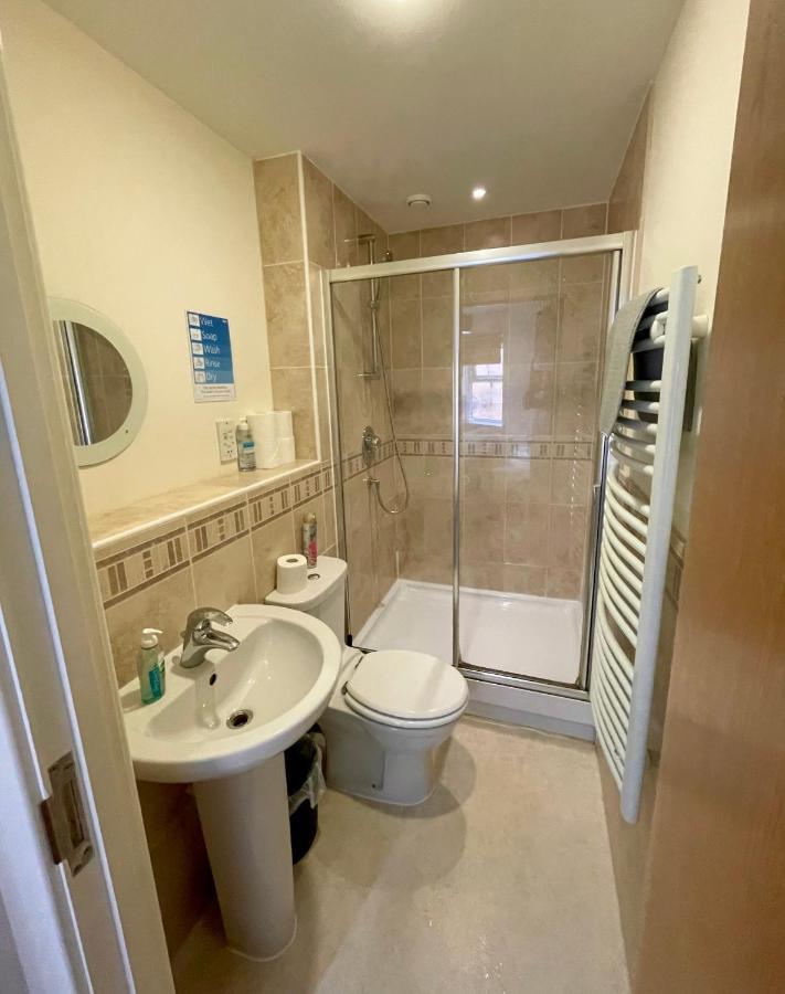 Entire Town Centre 2 Bedroom Apartment Very Close To Beach ボーンマス エクステリア 写真