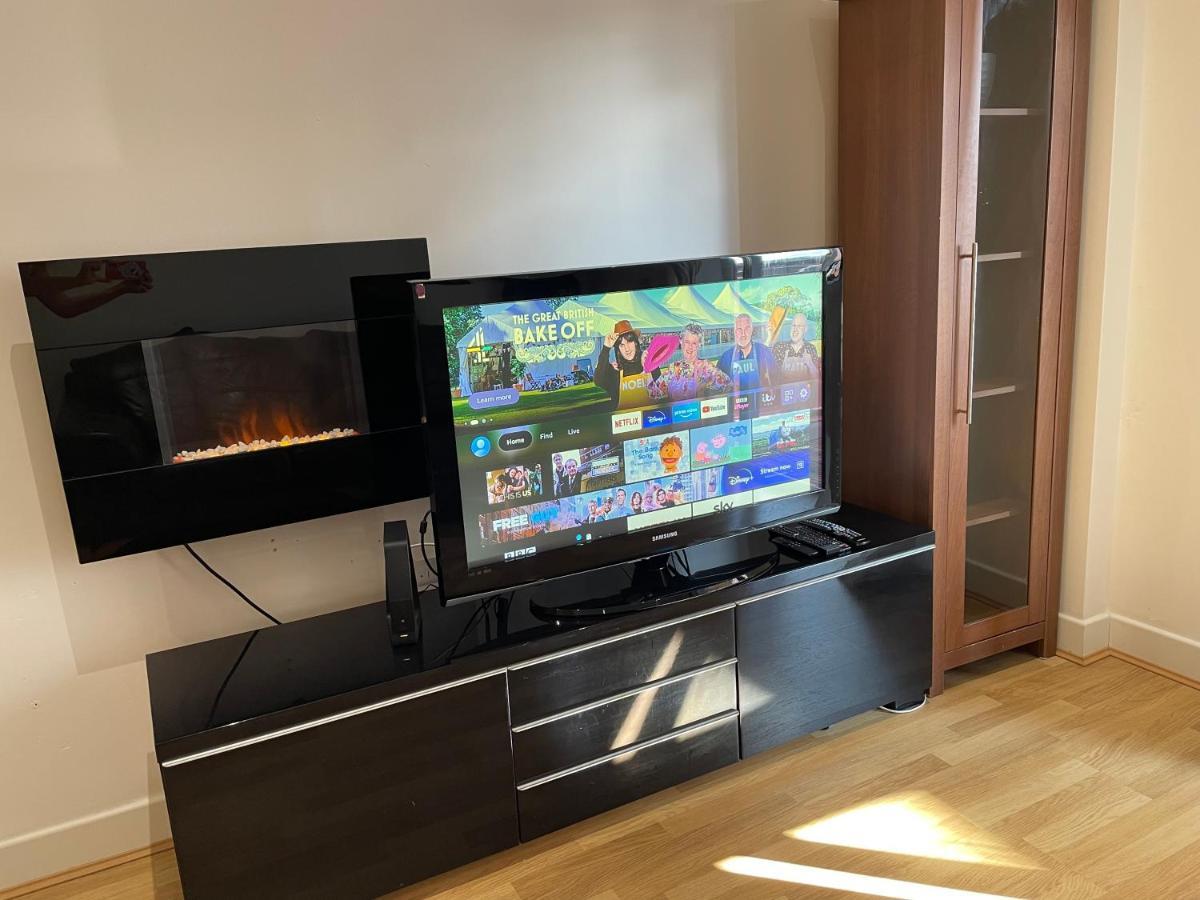 Entire Town Centre 2 Bedroom Apartment Very Close To Beach ボーンマス エクステリア 写真