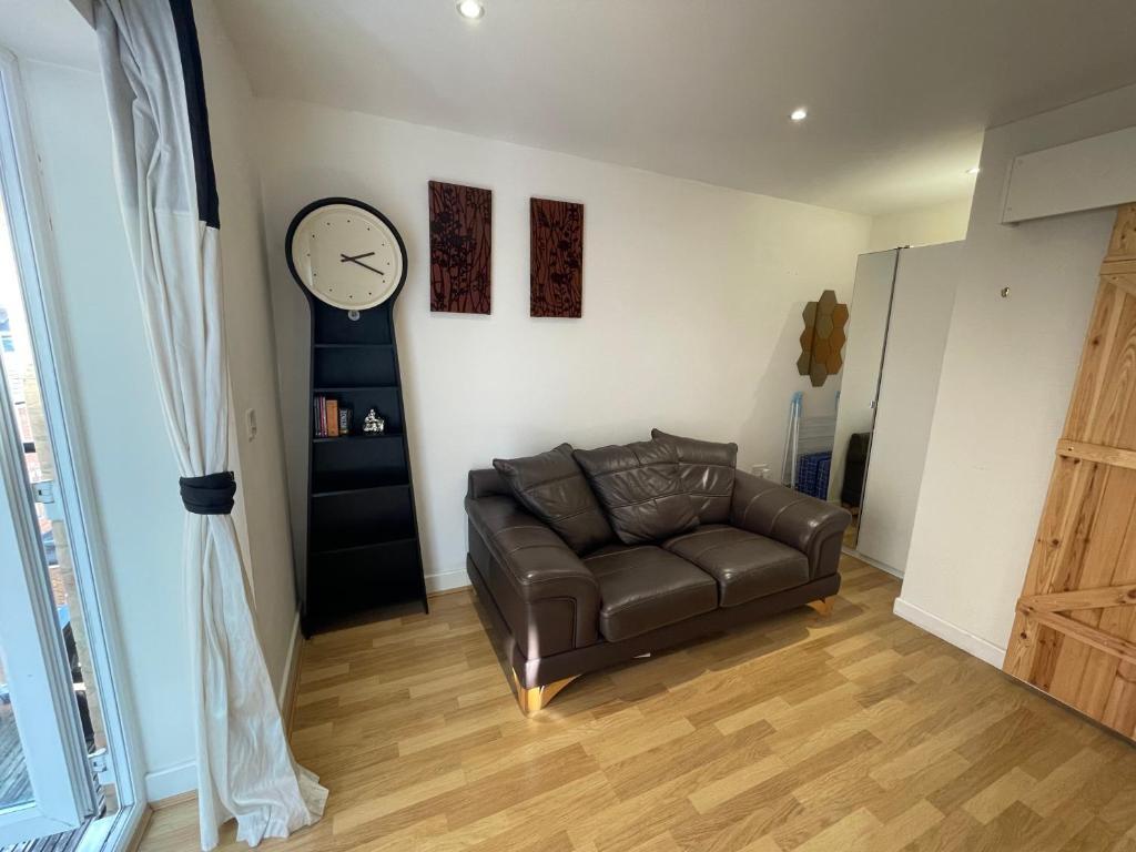 Entire Town Centre 2 Bedroom Apartment Very Close To Beach ボーンマス エクステリア 写真