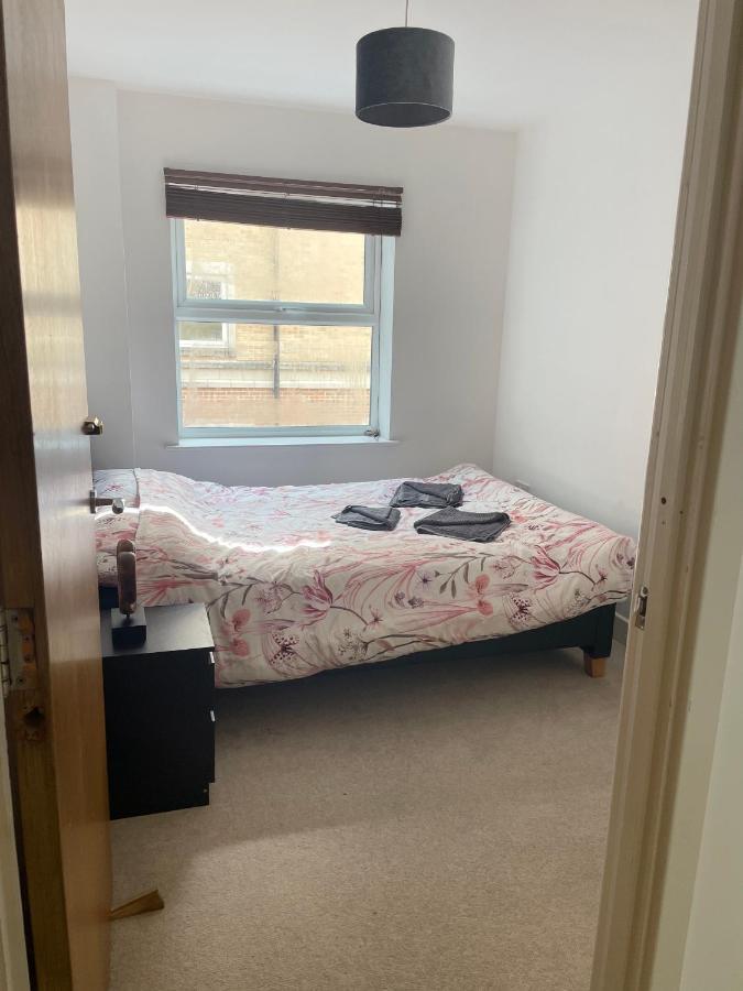 Entire Town Centre 2 Bedroom Apartment Very Close To Beach ボーンマス エクステリア 写真