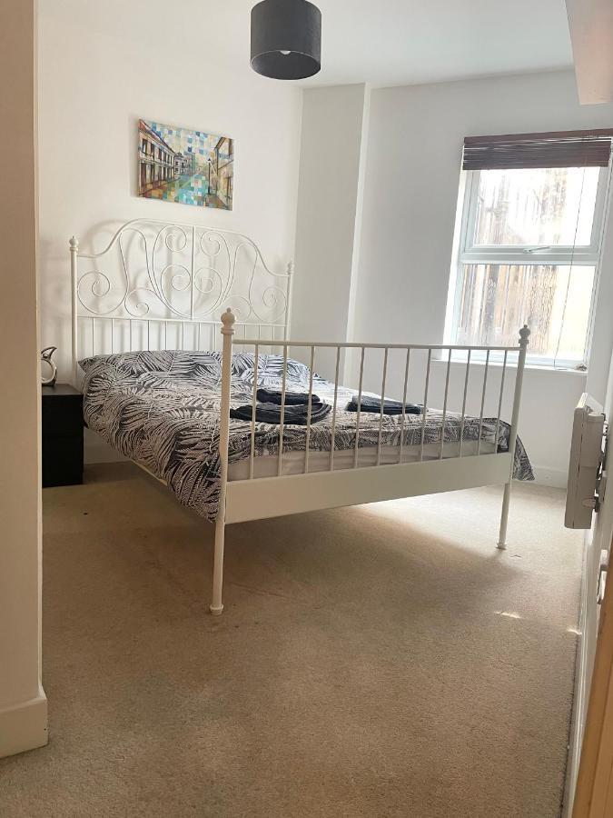 Entire Town Centre 2 Bedroom Apartment Very Close To Beach ボーンマス エクステリア 写真